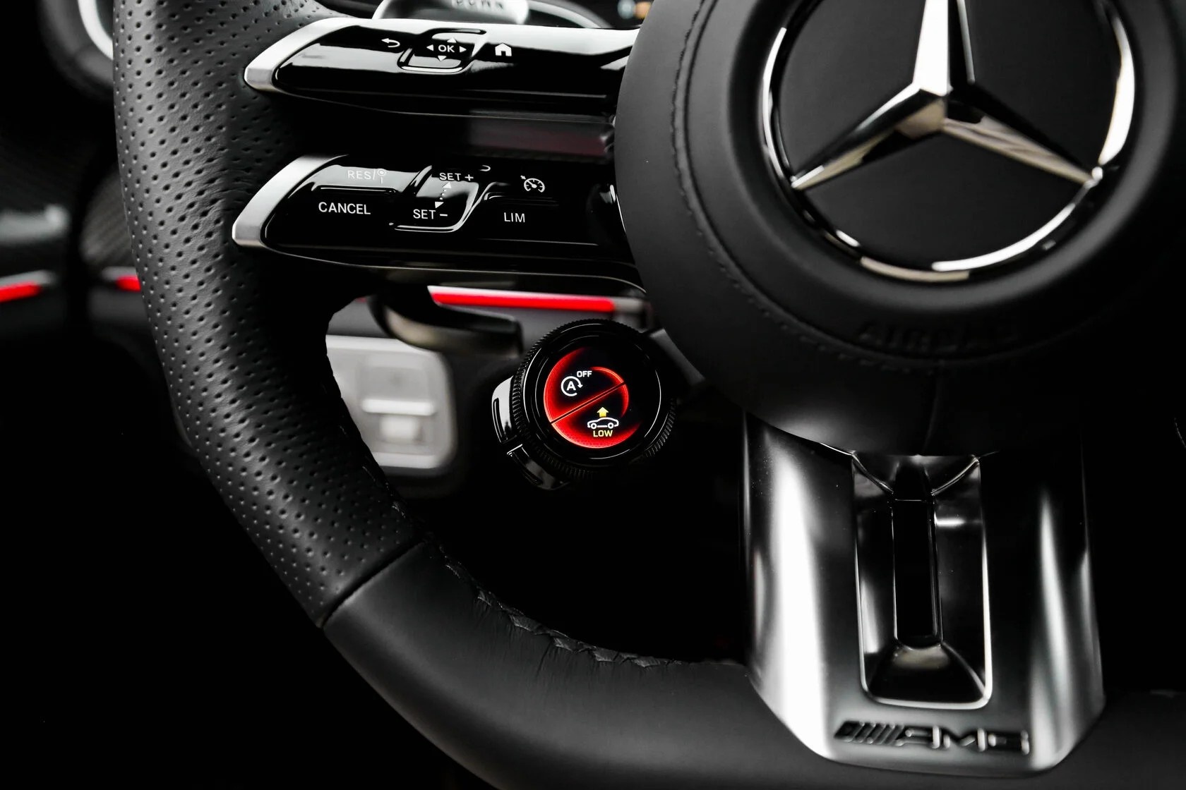 Mercedes-AMG: скорость, страсть и совершенство.