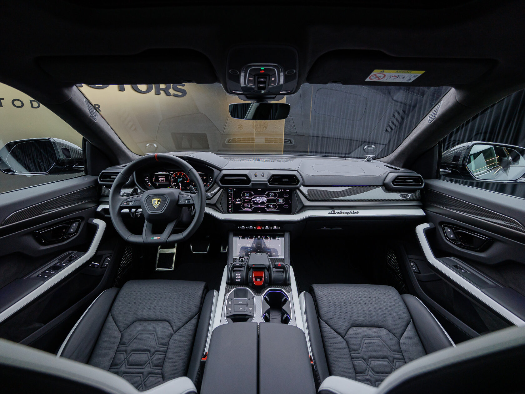 Lamborghini Urus: суперкар в кузове кроссовера.