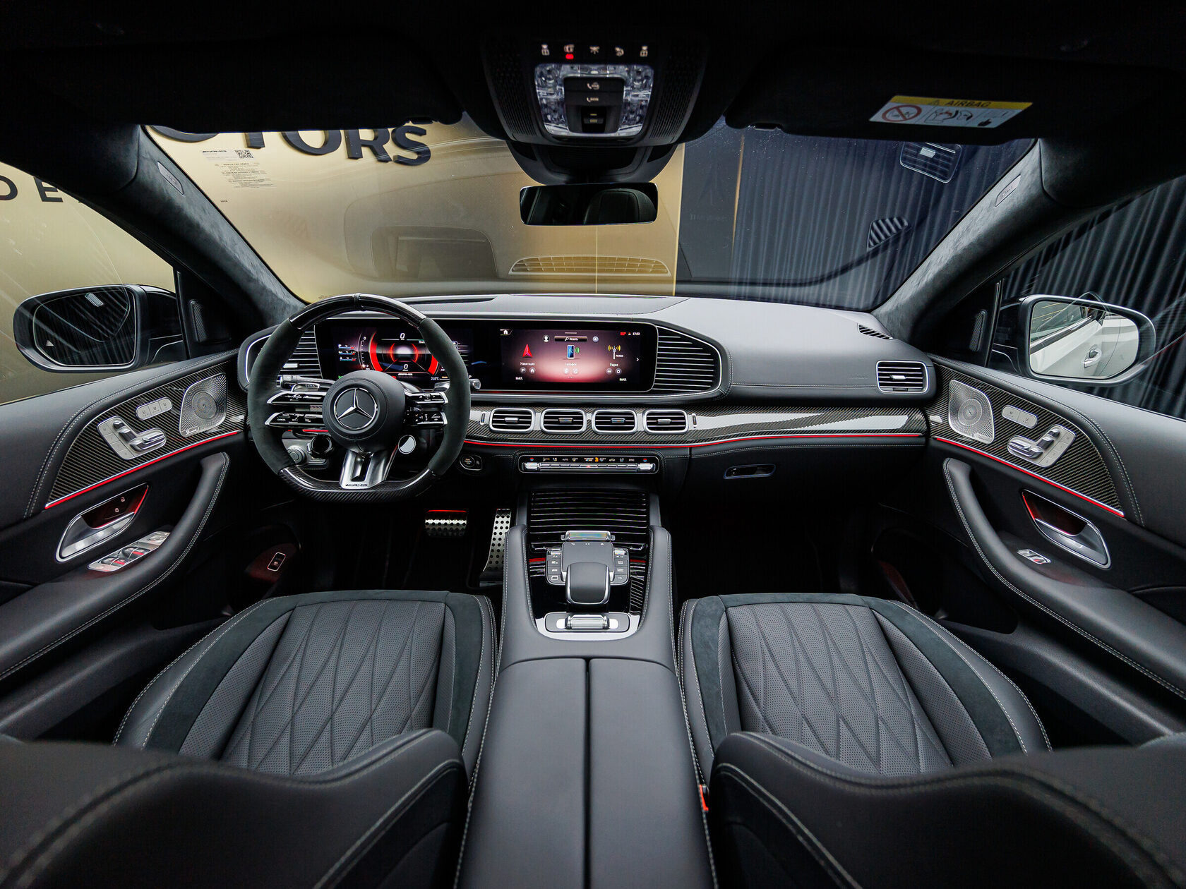 Новая неделя и новое поступление автомобилей — красавец Mercedes-Benz GLE 53 AMG Coupe 4MATIC+.