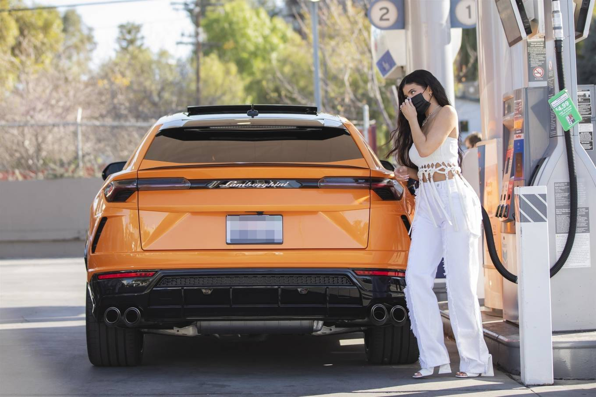 Lamborghini Urus: суперкар в кузове кроссовера.