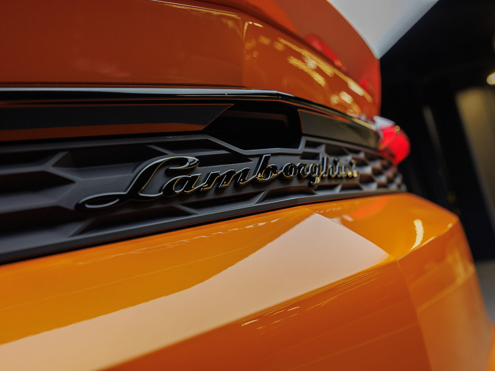 Lamborghini Urus: суперкар в кузове кроссовера.