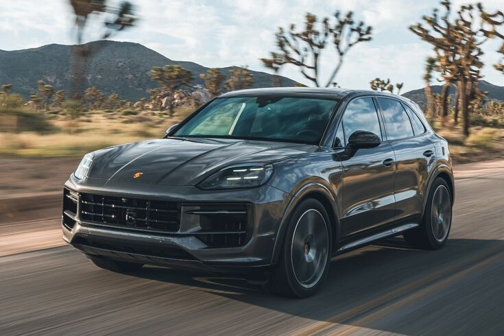 Porsche меняет свою стратегию: причины и перспективы.
