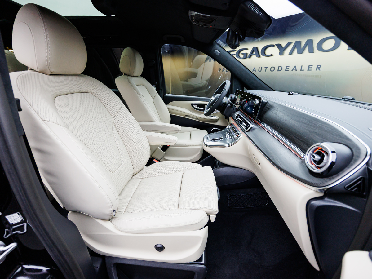 Новое поступление на склад — Mercedes-Benz V300d Long