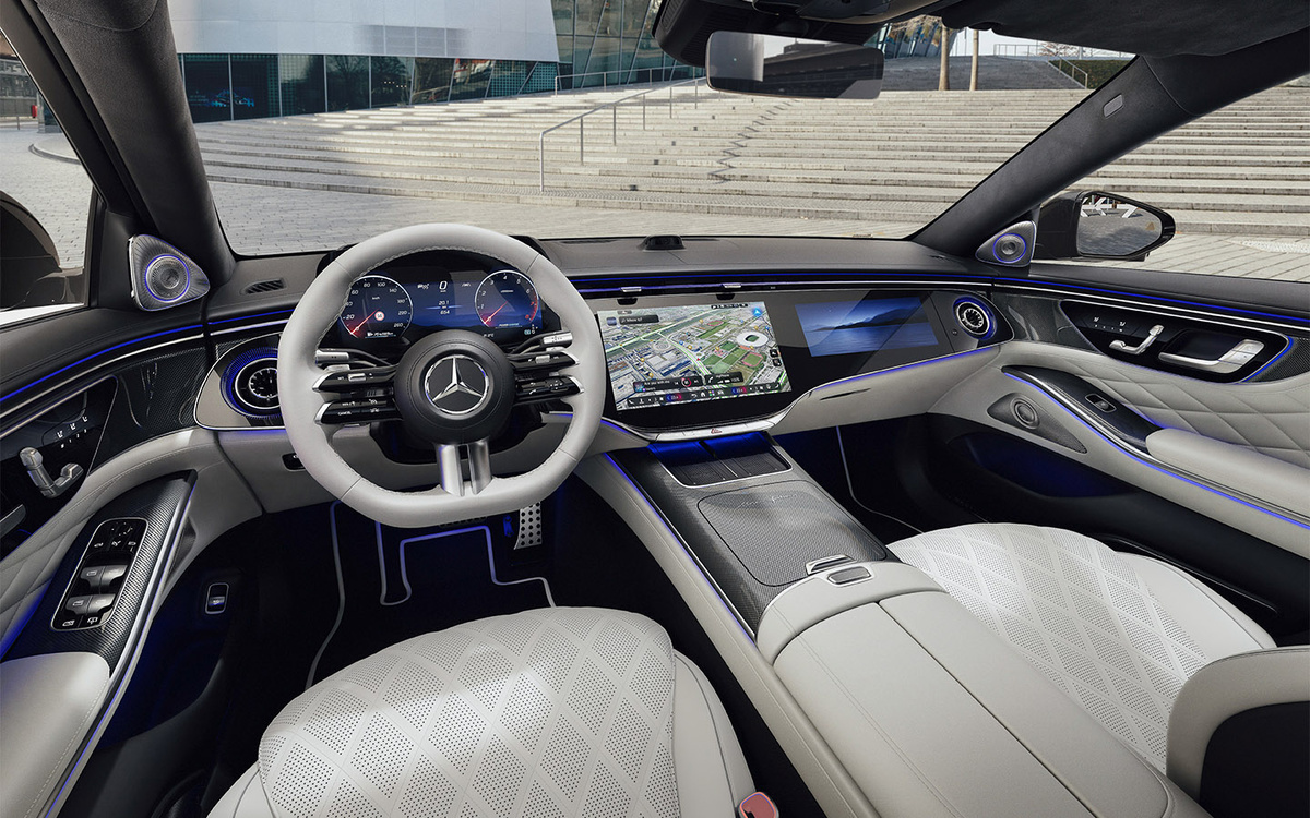 Mercedes-Benz официально представил обновленный S-класс 29 января 2026 года: подробности и когда можно заказать в России.
