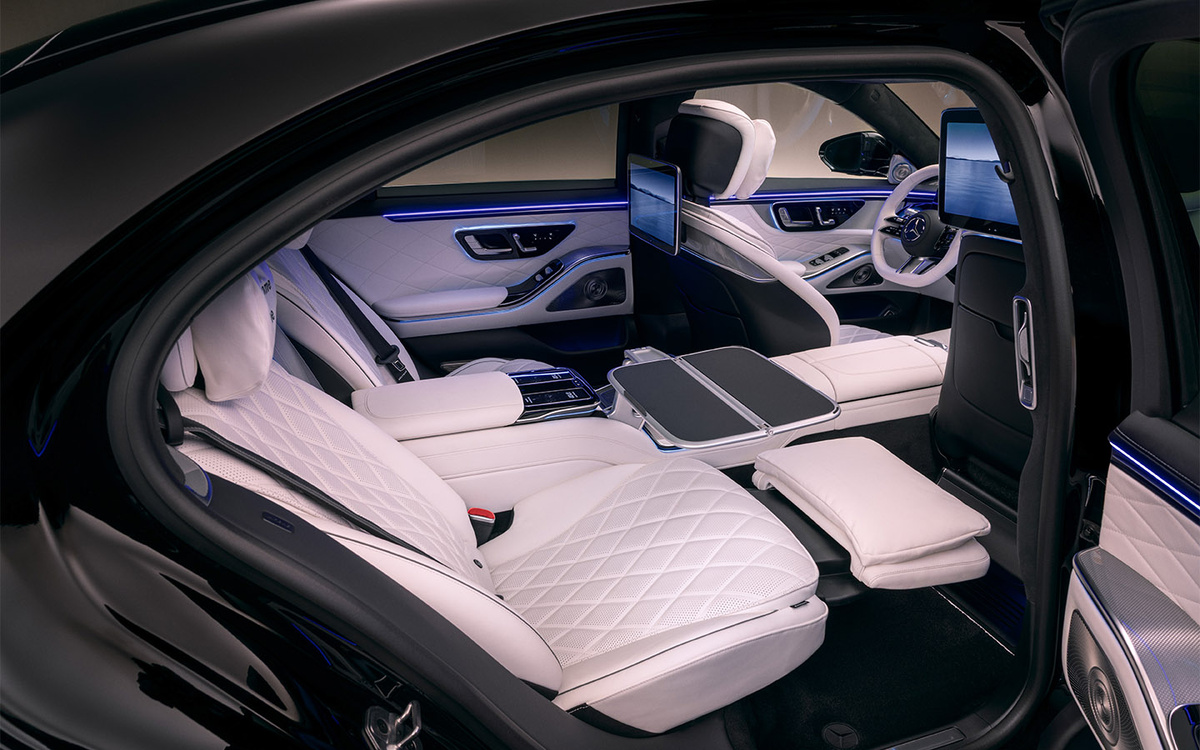 Mercedes-Benz официально представил обновленный S-класс 29 января 2026 года: подробности и когда можно заказать в России.