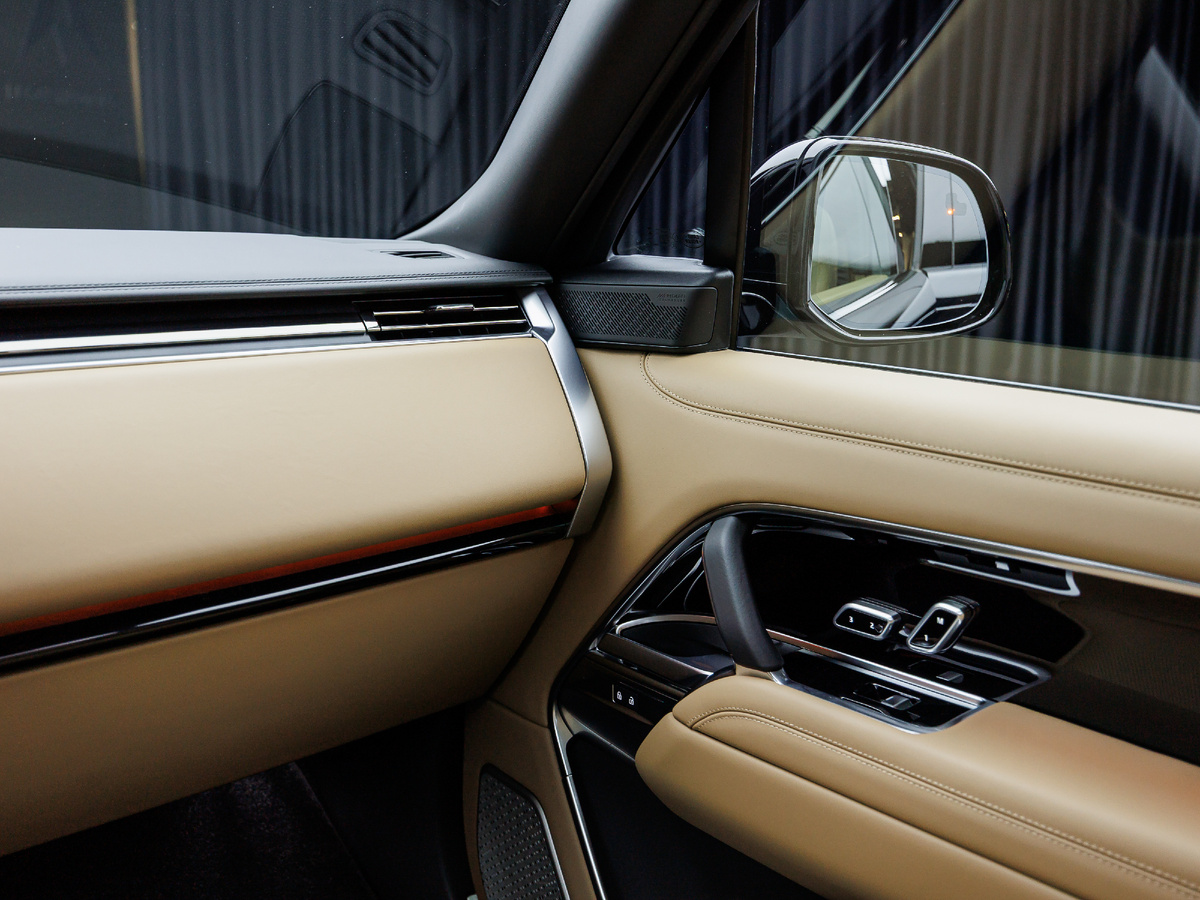 Новое поступление на склад — Range Rover Autobiography LWB