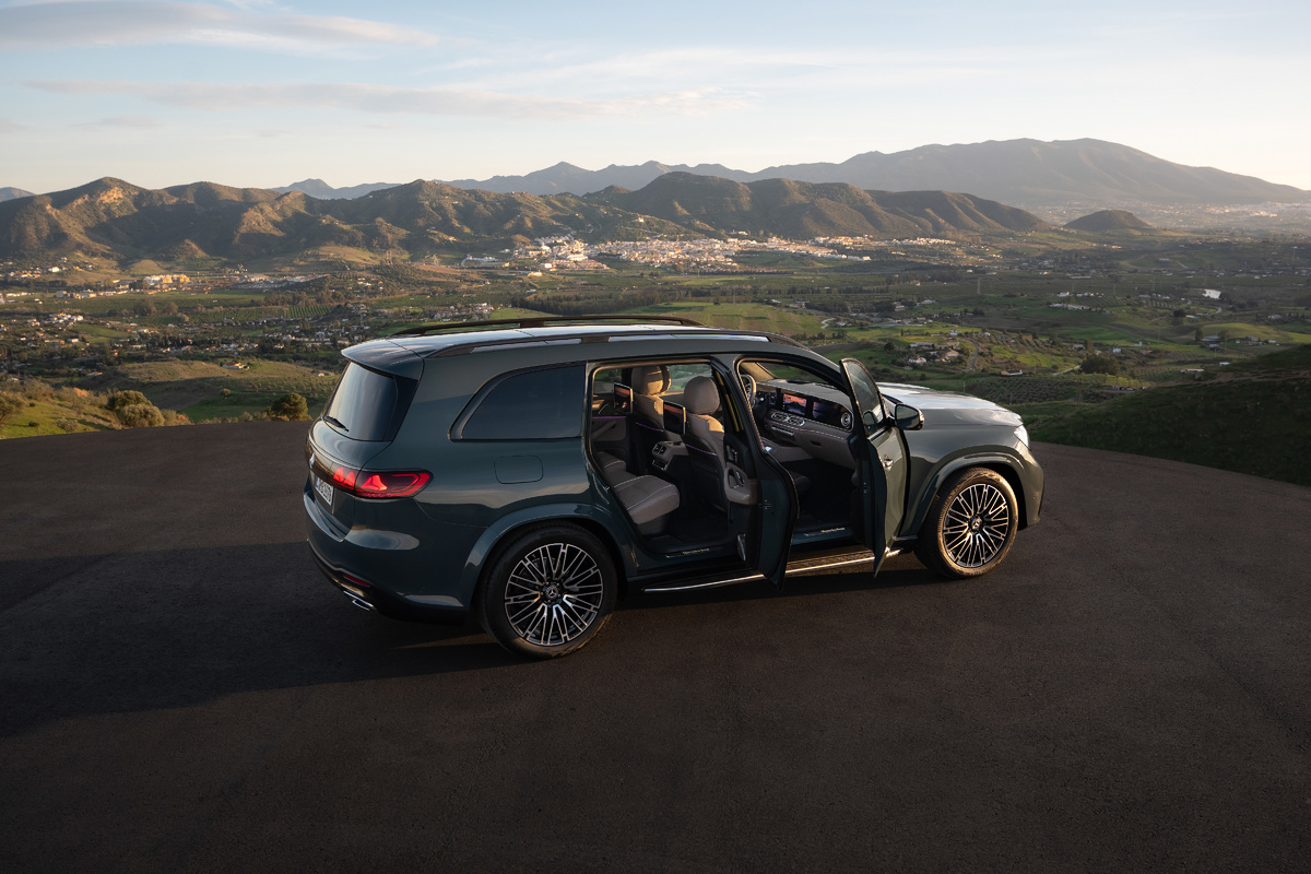 Обновленный Mercedes-Benz GLS: эволюция флагманского SUV.
