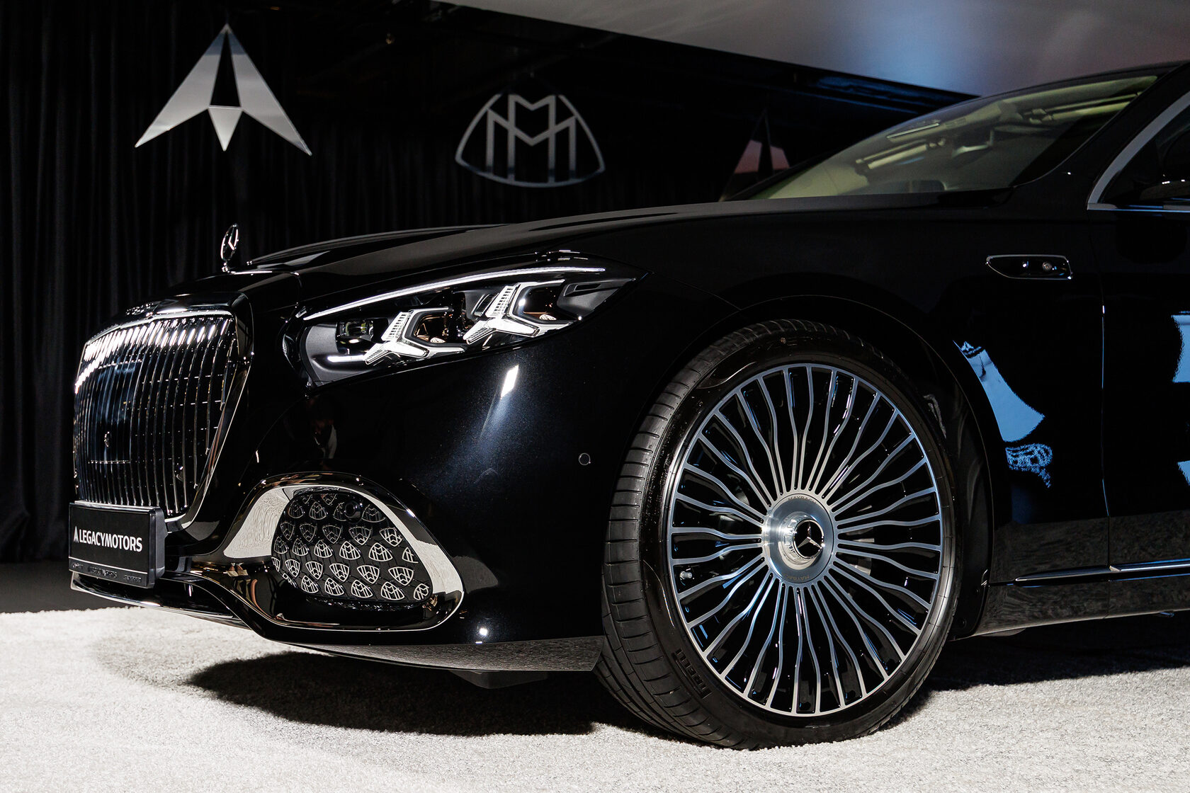 Компания Legacy Motors первой в России представила рестайлинговый Mercedes-Maybach S-Class