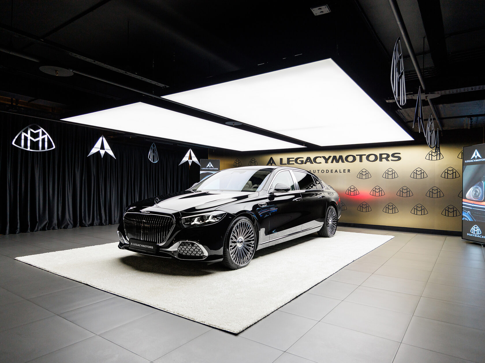 Компания Legacy Motors первой в России представила рестайлинговый Mercedes-Maybach S-Class