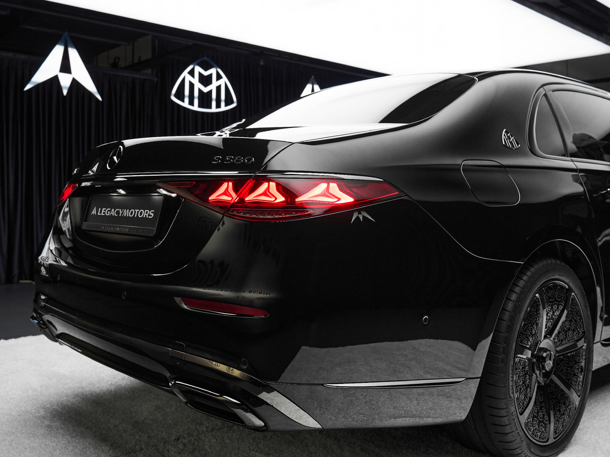 Единственный в России Mercedes-Maybach S-Class Night Series появился в Москве