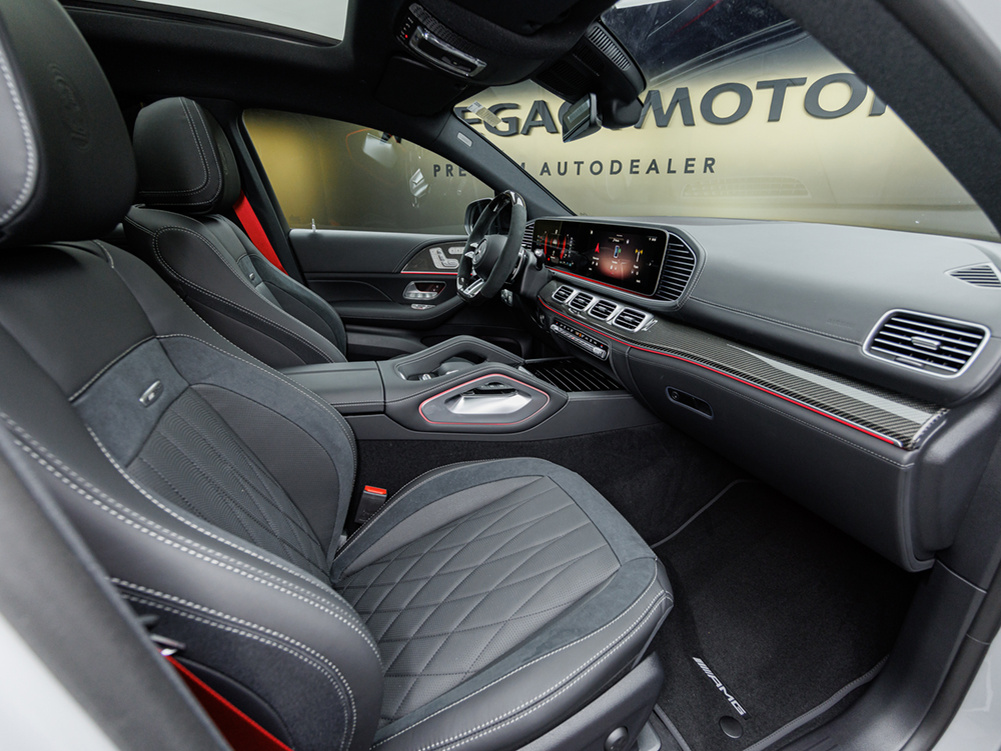 BMW X6 против Mercedes-Benz GLE Coupe: управляемость или комфорт.